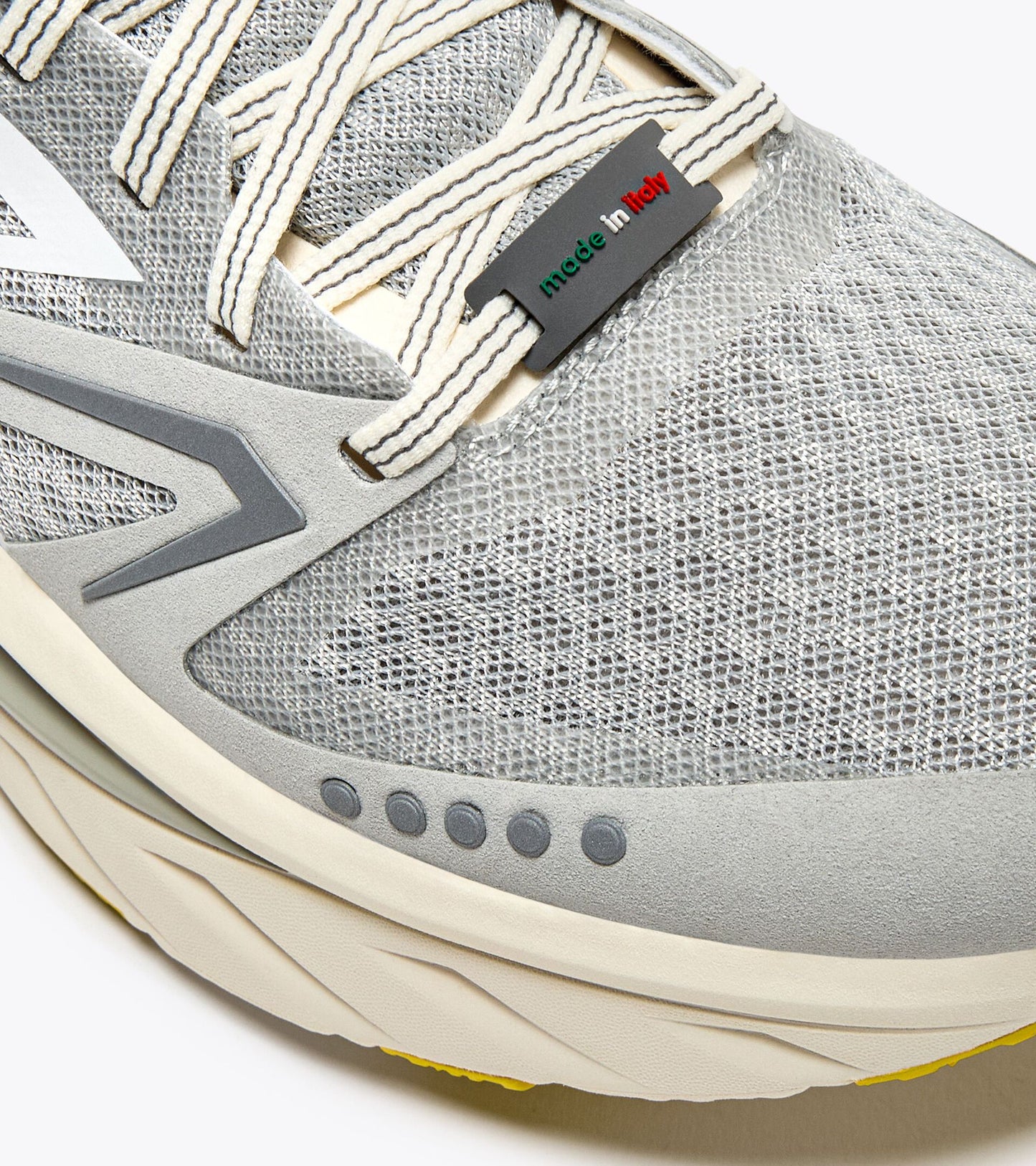 Atomo V7000-2 Men's Road Running Shoes