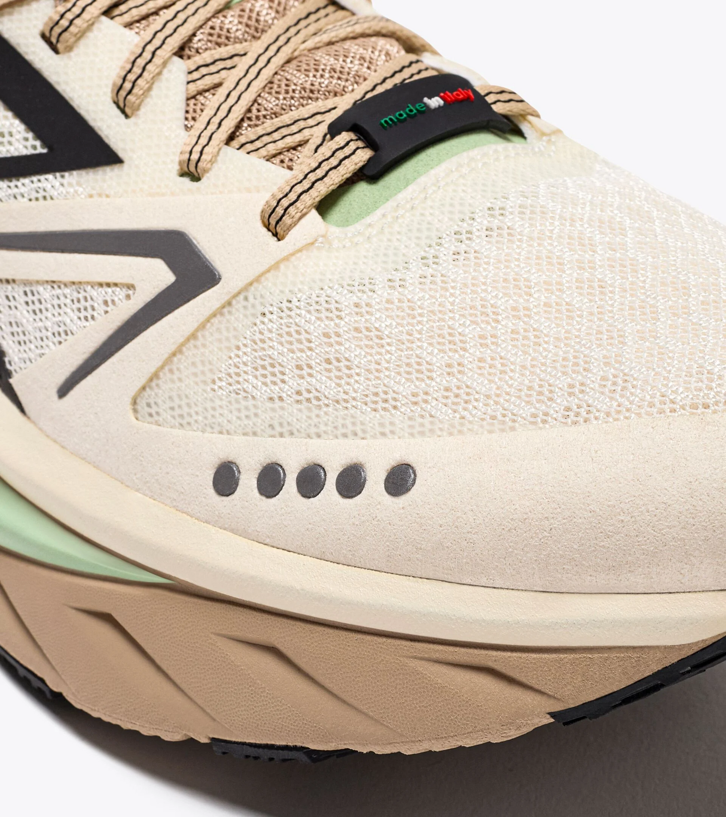 Atomo V7000-2 Men's Road Running Shoes